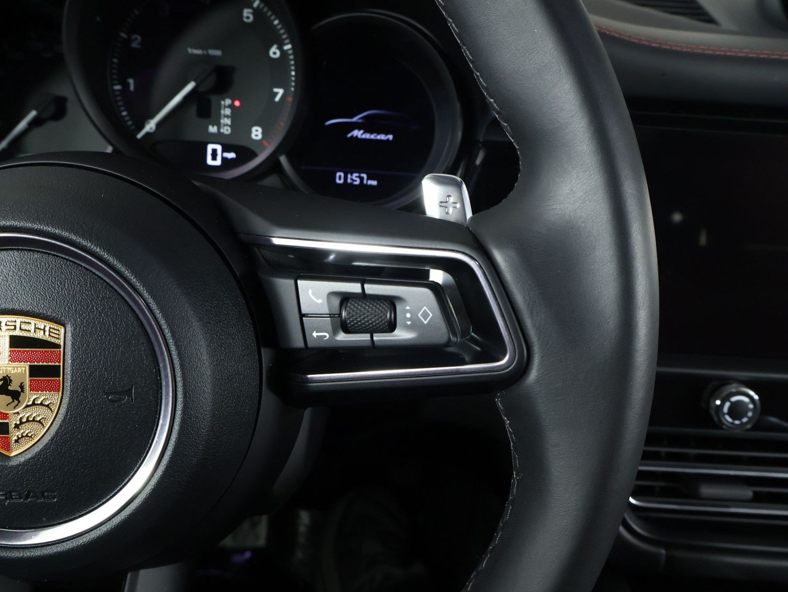 Certified 2026 Porsche Macan AWD/4WD image 15