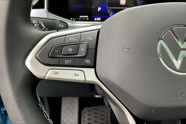 New 2025 Volkswagen Taos SE image 18
