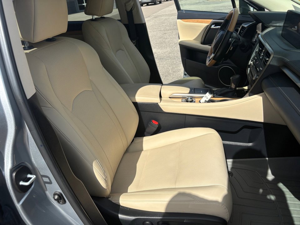 Used 2022 Lexus RX 350L FWD w/ Premium Package image 32
