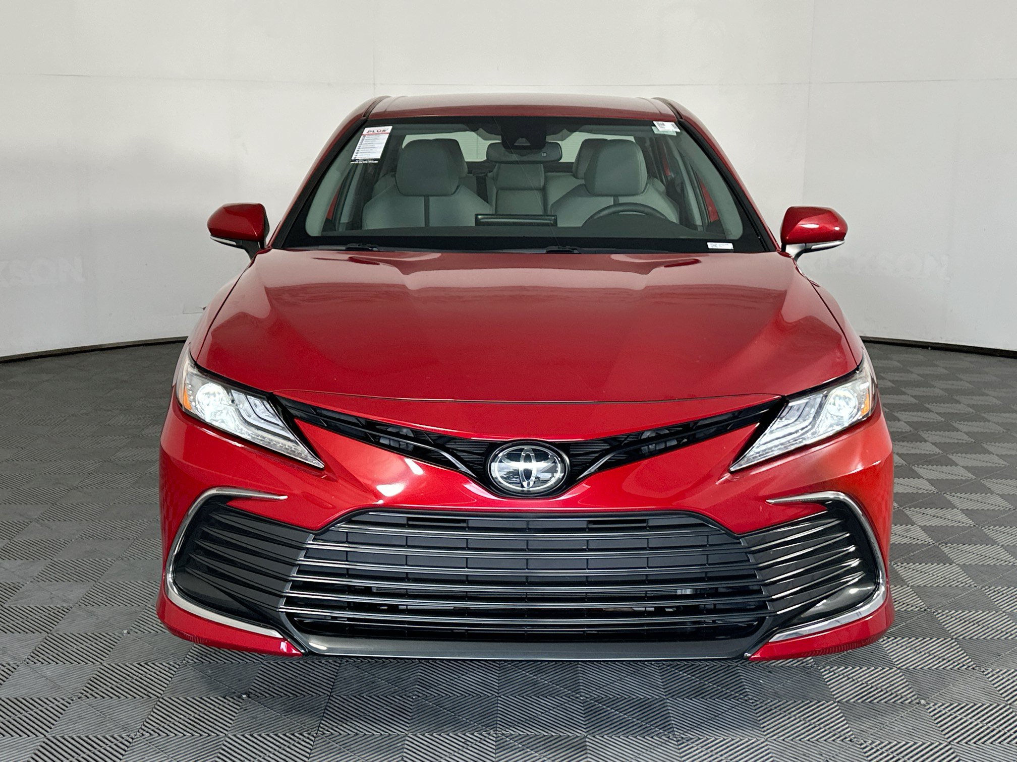 Used 2023 Toyota Camry XLE FWD image 8