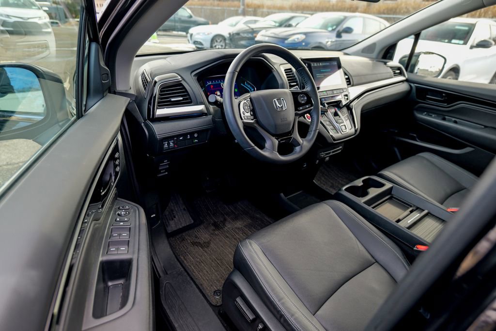 Used 2023 Honda Odyssey Touring image 17