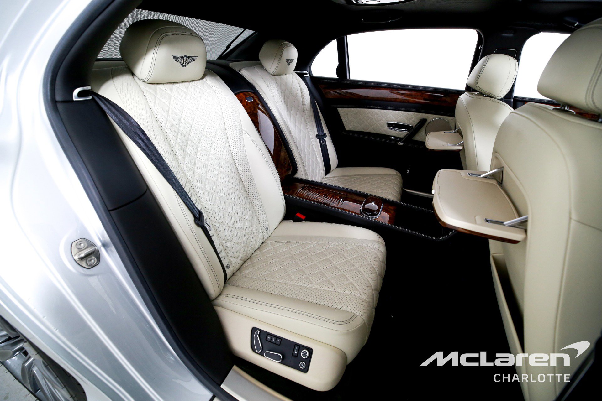 Used 2017 Bentley Flying Spur V8 image 24