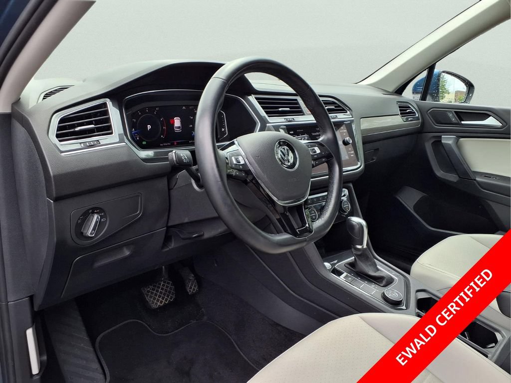 Used 2019 Volkswagen Tiguan SEL w/ 3rd Row Seat Package AWD/4WD image 13