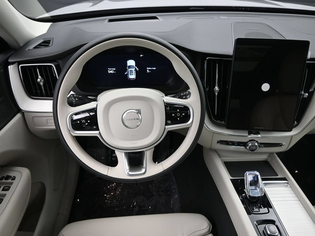 New 2026 Volvo XC60 T8 Ultra w/ Protection Package Premier AWD/4WD image 18