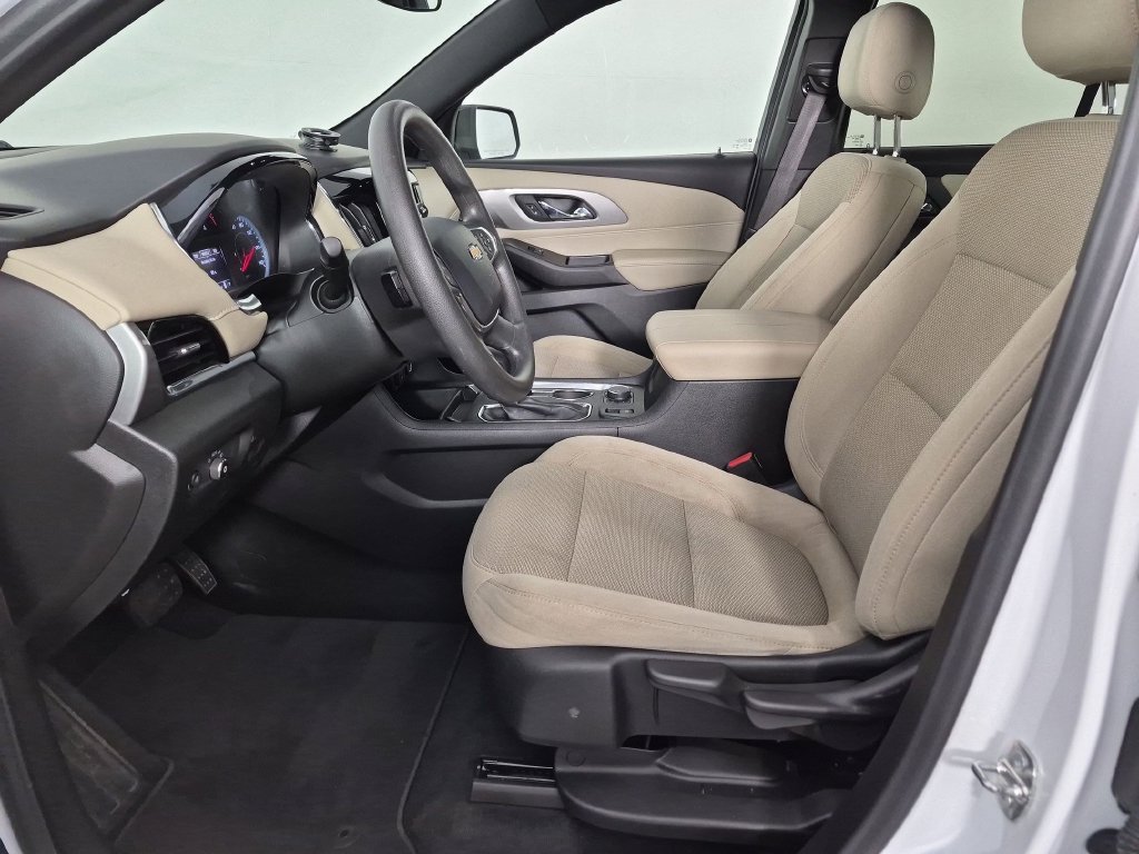Certified 2023 Chevrolet Traverse LS FWD image 17