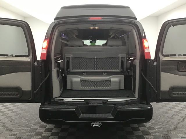 Used 2021 Chevrolet Express 3500 LS w/ Chrome Appearance Package image 6