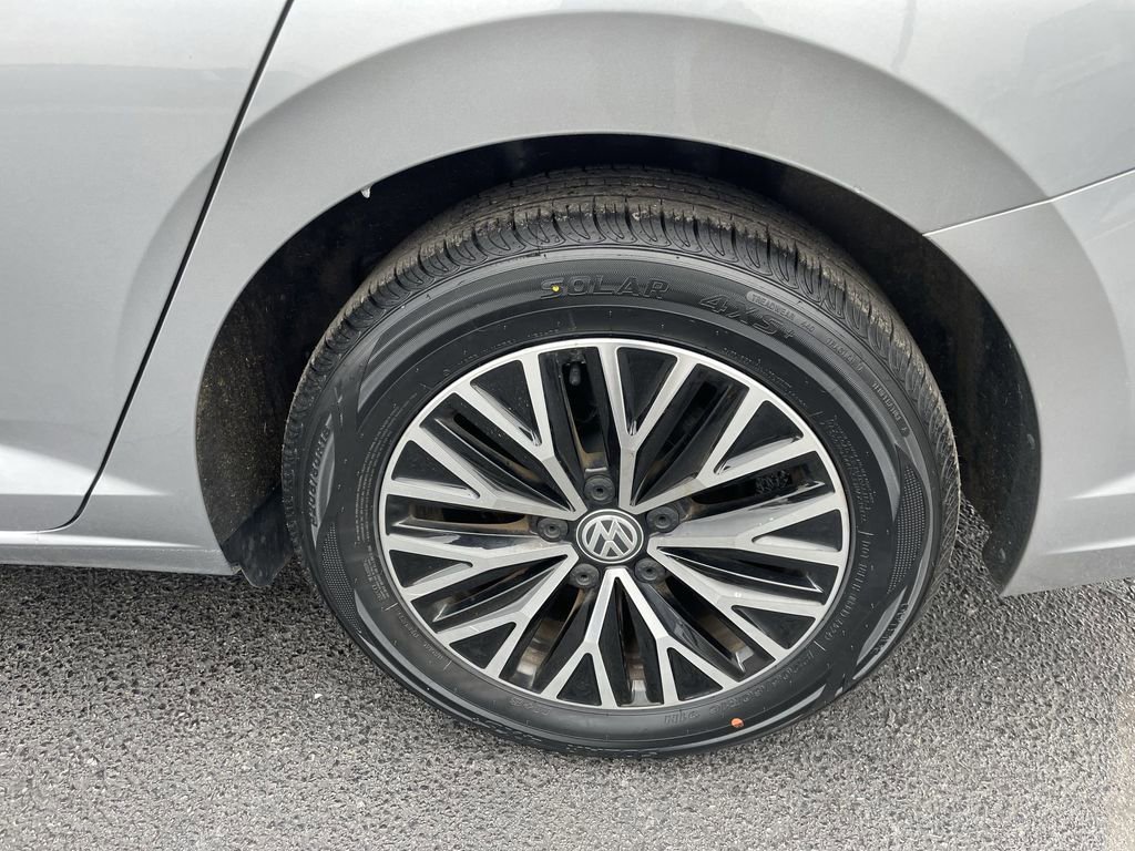 Certified 2021 Volkswagen Jetta SE image 6