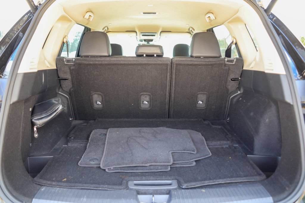 Used 2024 Nissan Rogue SL FWD image 25