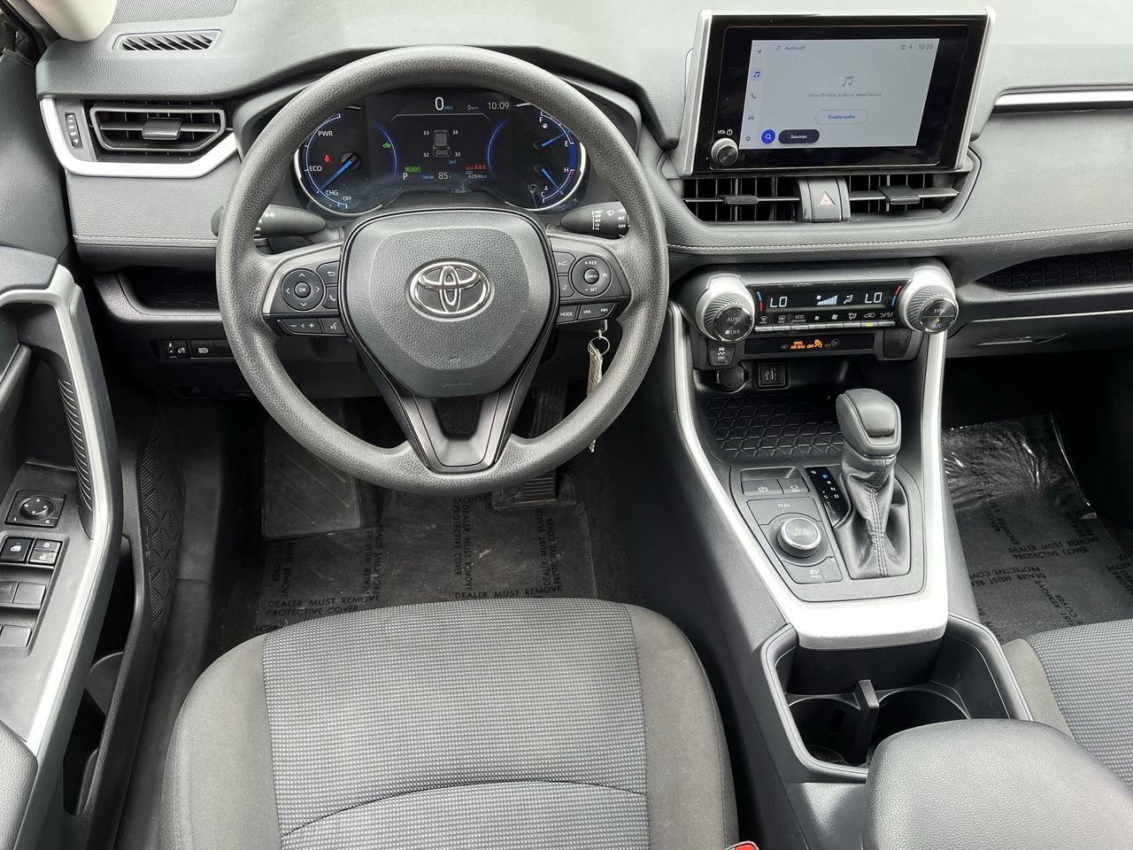Used 2025 Toyota RAV4 LE AWD/4WD image 10