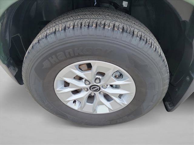 Used 2024 Nissan Frontier SV w/ Technology Package RWD image 9