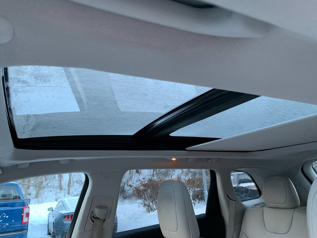 Used 2020 Jeep Cherokee Latitude Plus w/ Comfort/Convenience Group image 24