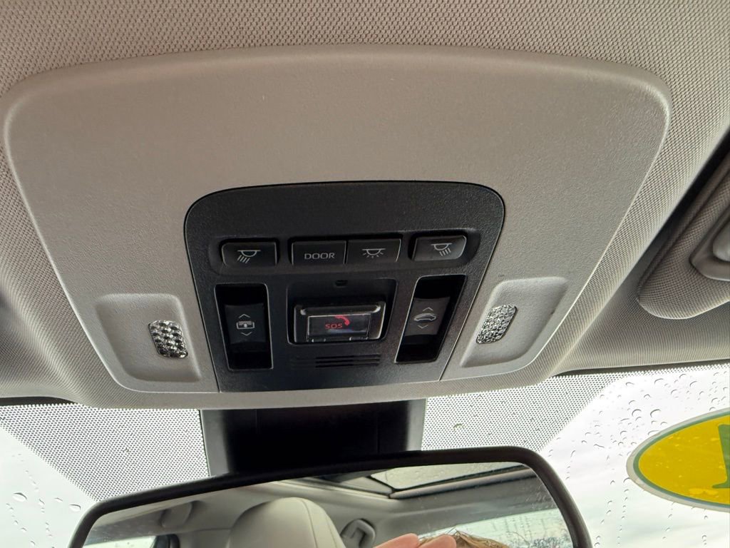 Used 2021 Toyota Camry XLE w/ Navigation Package image 31