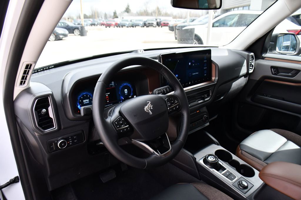 Used 2025 Ford Bronco Sport Outer Banks w/ Outer Banks Tech Package+ AWD/4WD image 11