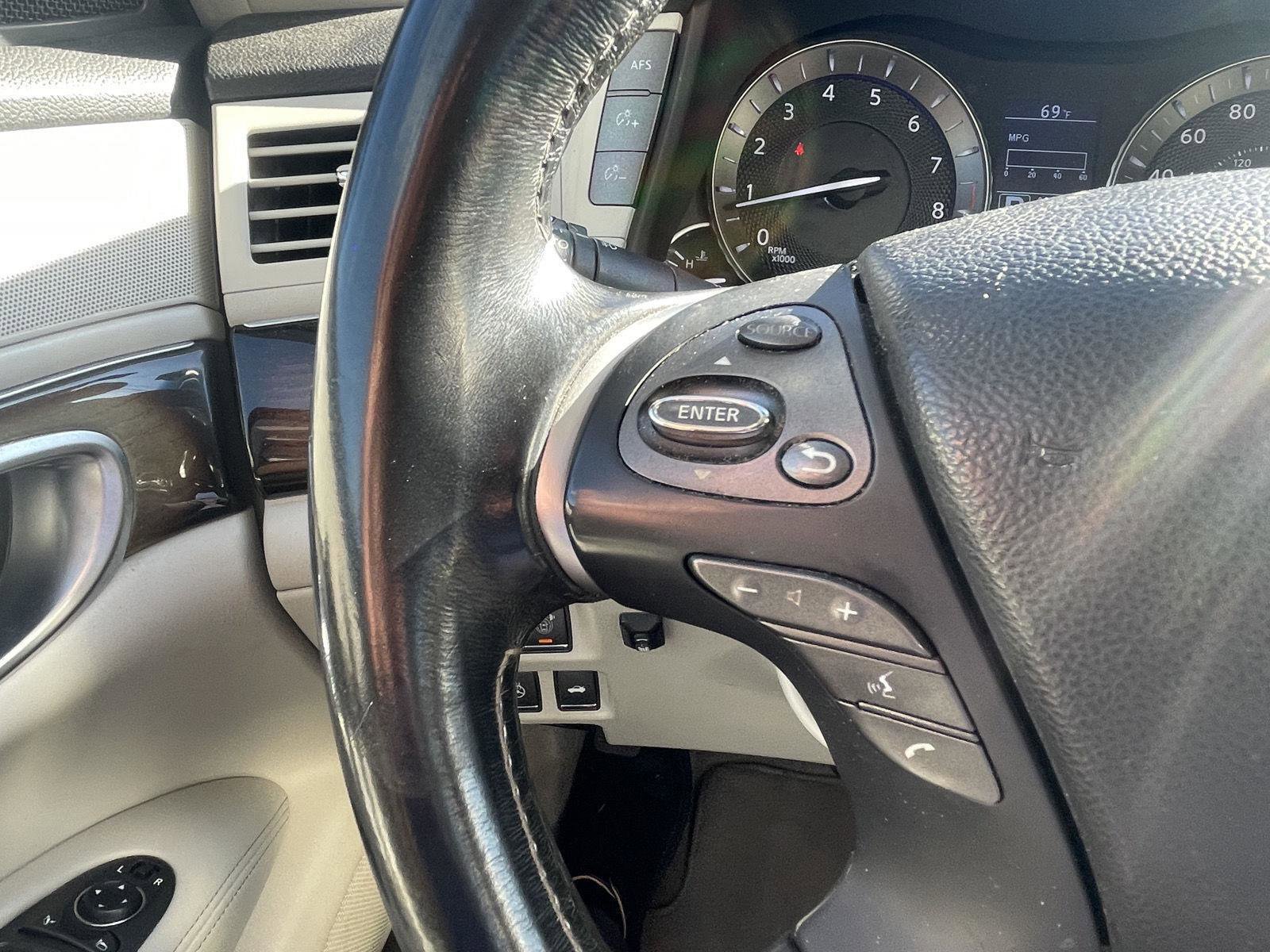 Used 2012 INFINITI M37 x w/ Deluxe Touring Pkg AWD/4WD image 11
