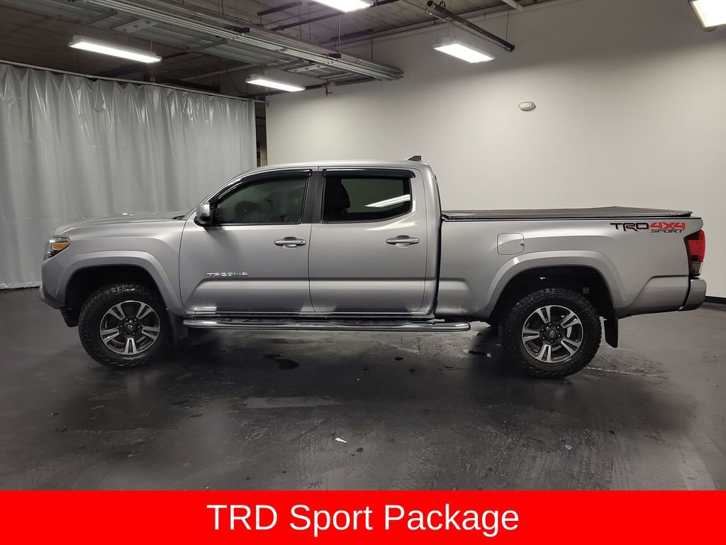 Used 2018 Toyota Tacoma TRD Sport image 5