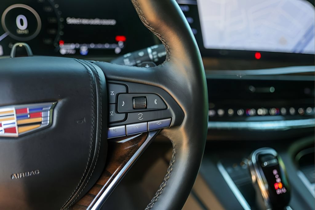 Certified 2023 Cadillac Escalade Premium Luxury Platinum AWD/4WD image 13