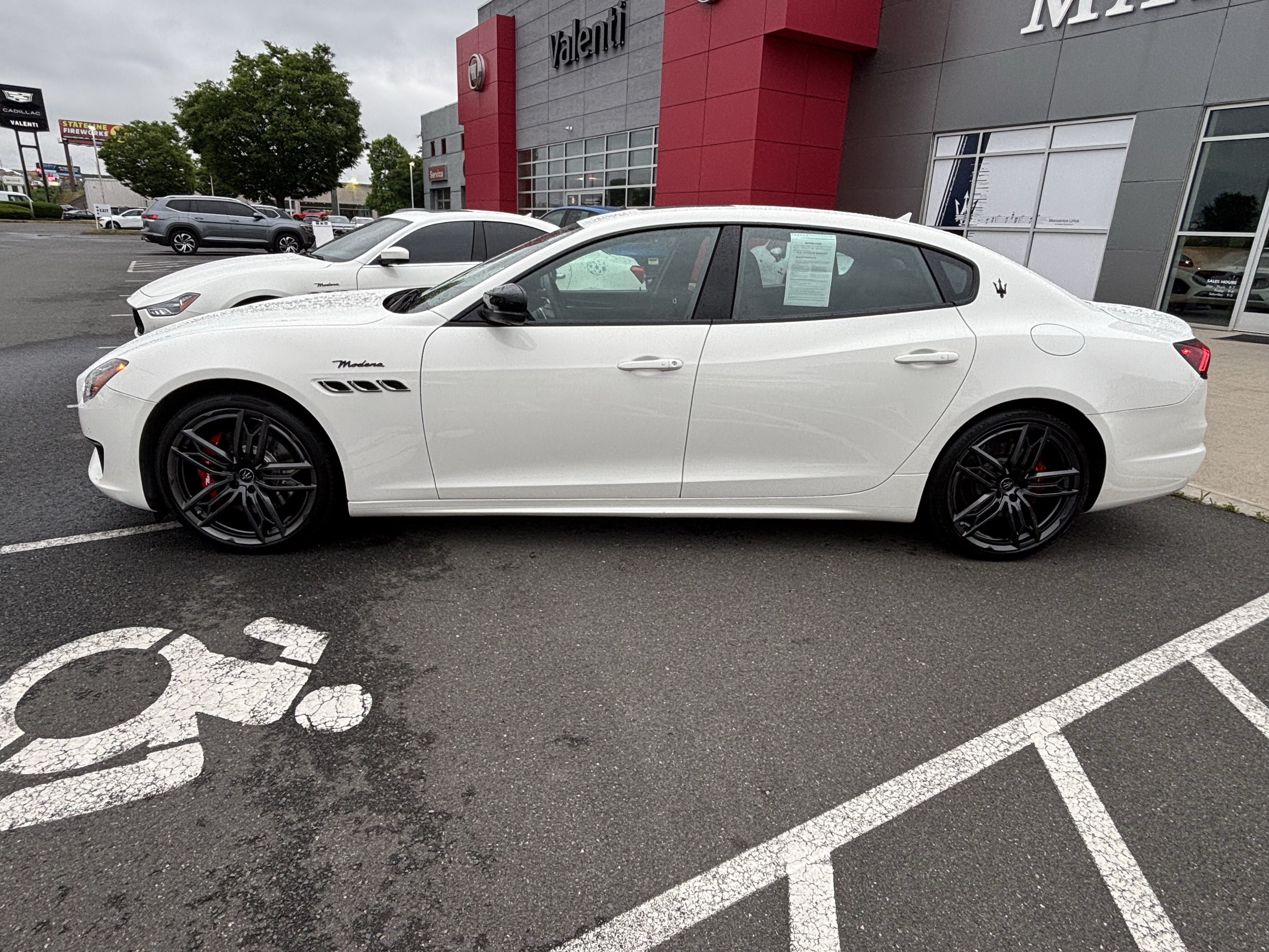 Used 2022 Maserati Quattroporte Modena RWD image 4