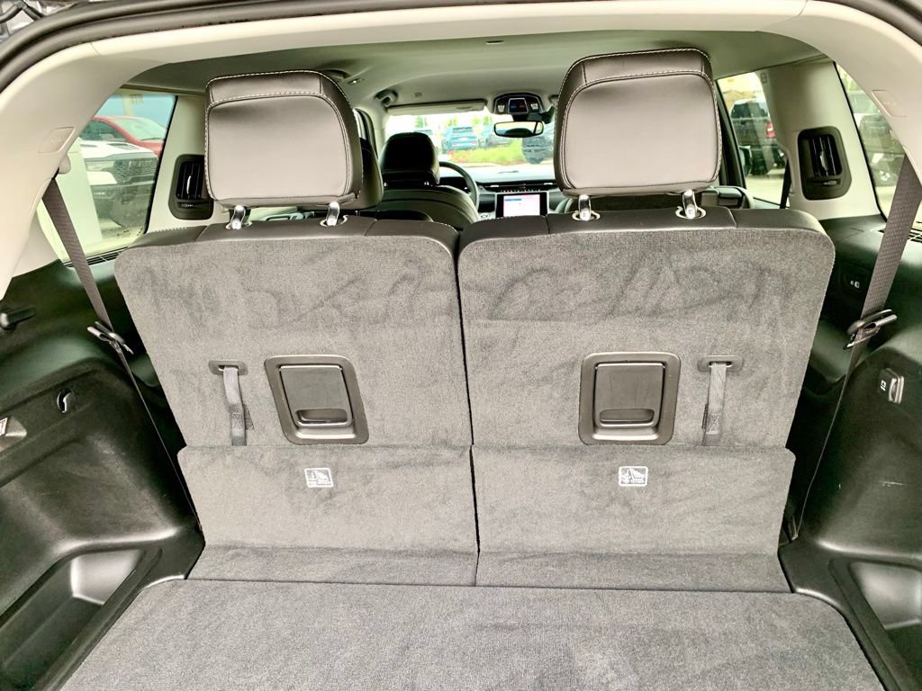 Used 2022 Jeep Grand Cherokee L Limited RWD image 33