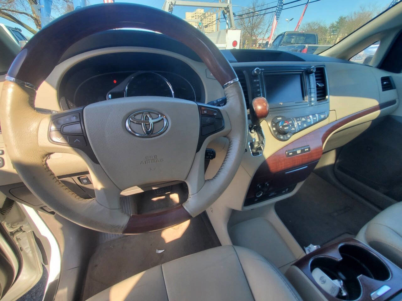 Used 2012 Toyota Sienna Limited w/ Premium Pkg AWD/4WD image 10