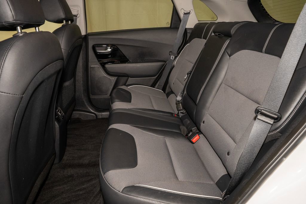 Used 2021 Kia Niro EX w/ Cold Weather Package image 8