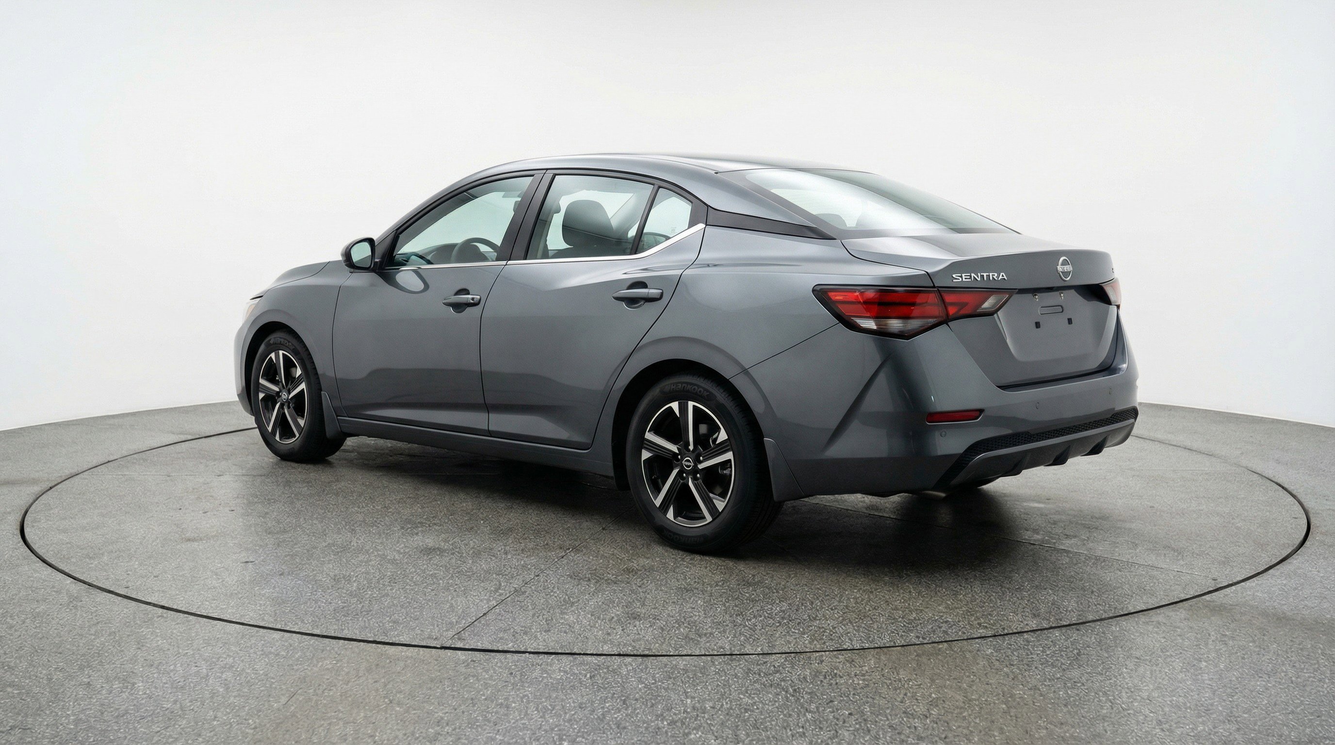 Used 2025 Nissan Sentra SV image 6