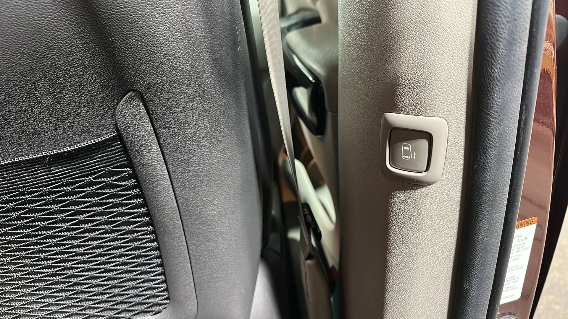 Used 2018 Kia Sedona EX image 17