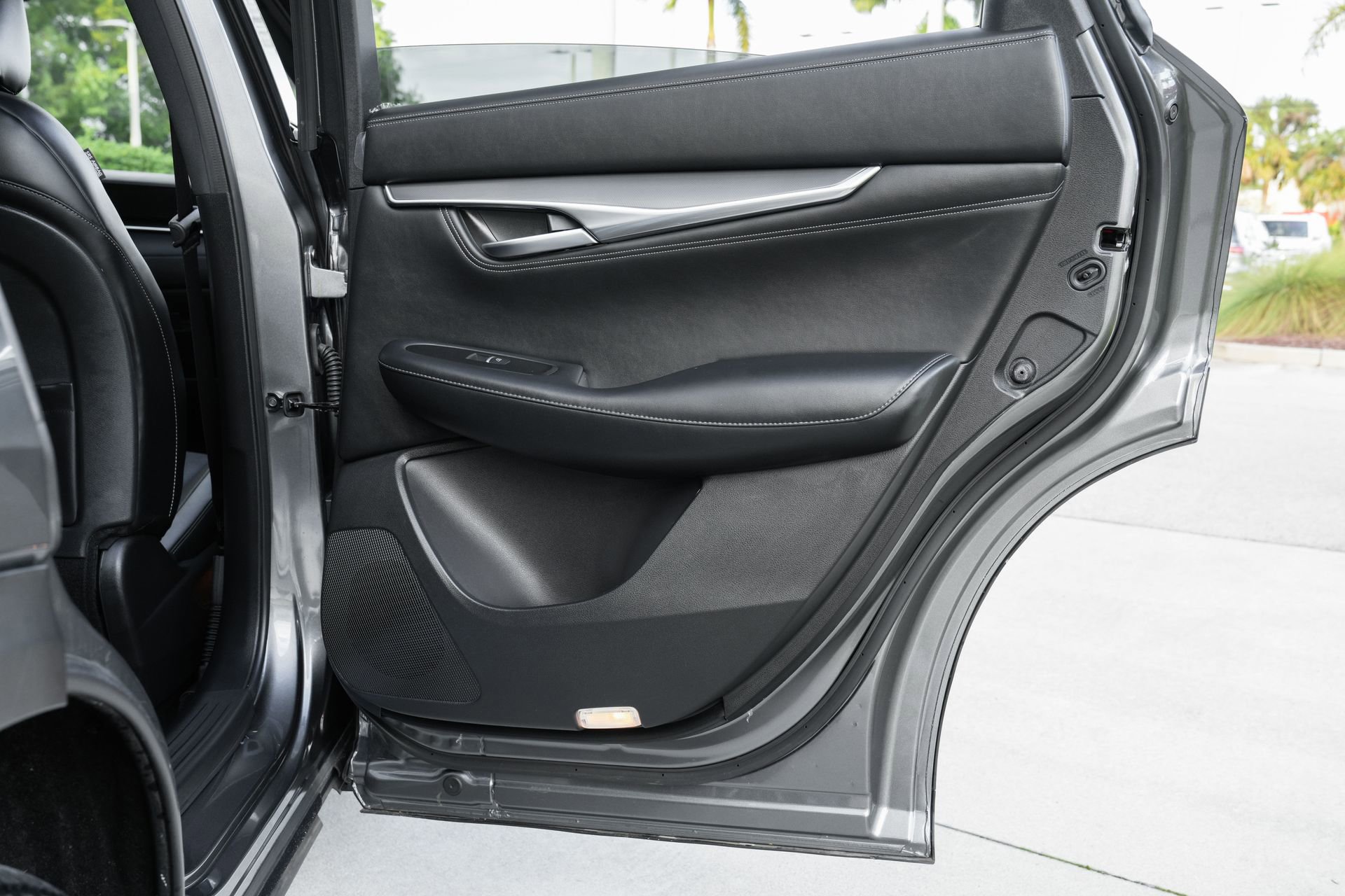 Used 2025 INFINITI QX55 Luxe w/ Accent Package image 31