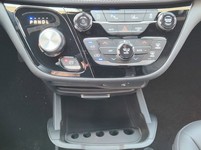 New 2026 Chrysler Pacifica Select FWD image 14
