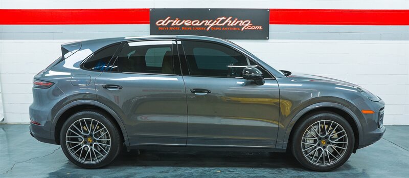 Used 2020 Porsche Cayenne Turbo AWD/4WD image 33