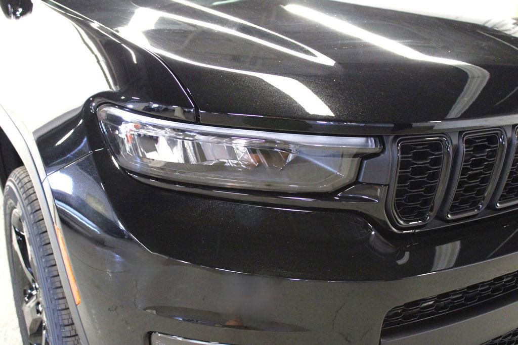 New 2025 Jeep Grand Cherokee L Limited w/ Black Appearance Package image 45