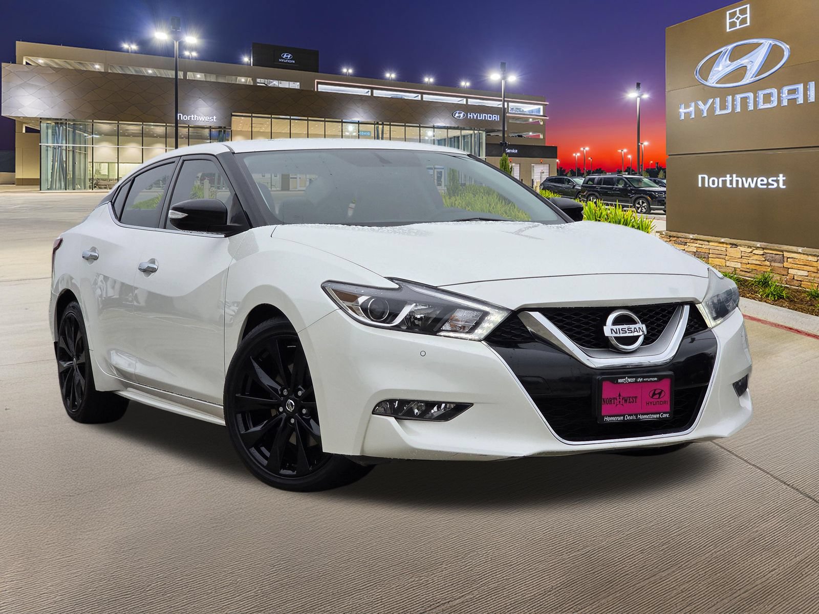 Used 2017 Nissan Maxima SR FWD image 3