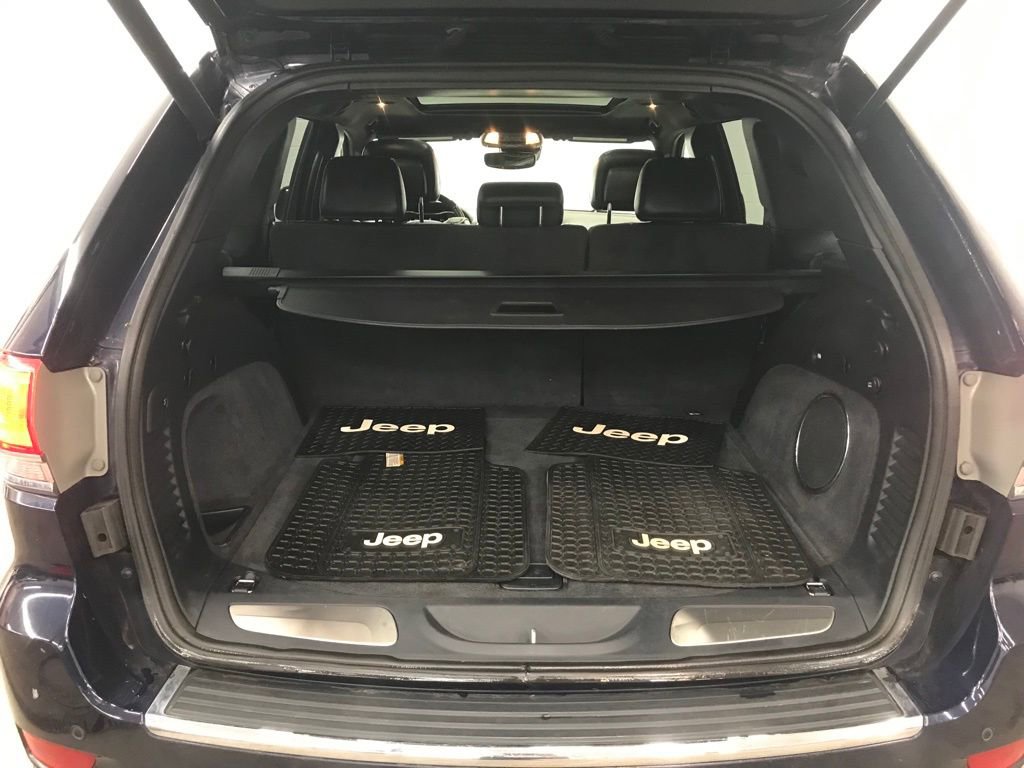 Used 2017 Jeep Grand Cherokee Overland w/ Jeep Active Safety Group image 32