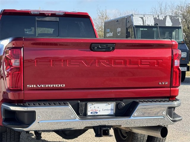 Used 2025 Chevrolet Silverado 3500 LTZ w/ LTZ Plus Package image 8