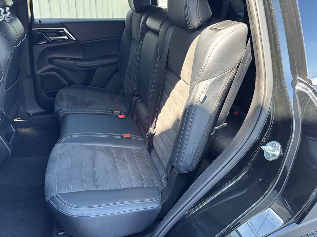 Used 2024 Mitsubishi Outlander SE image 32
