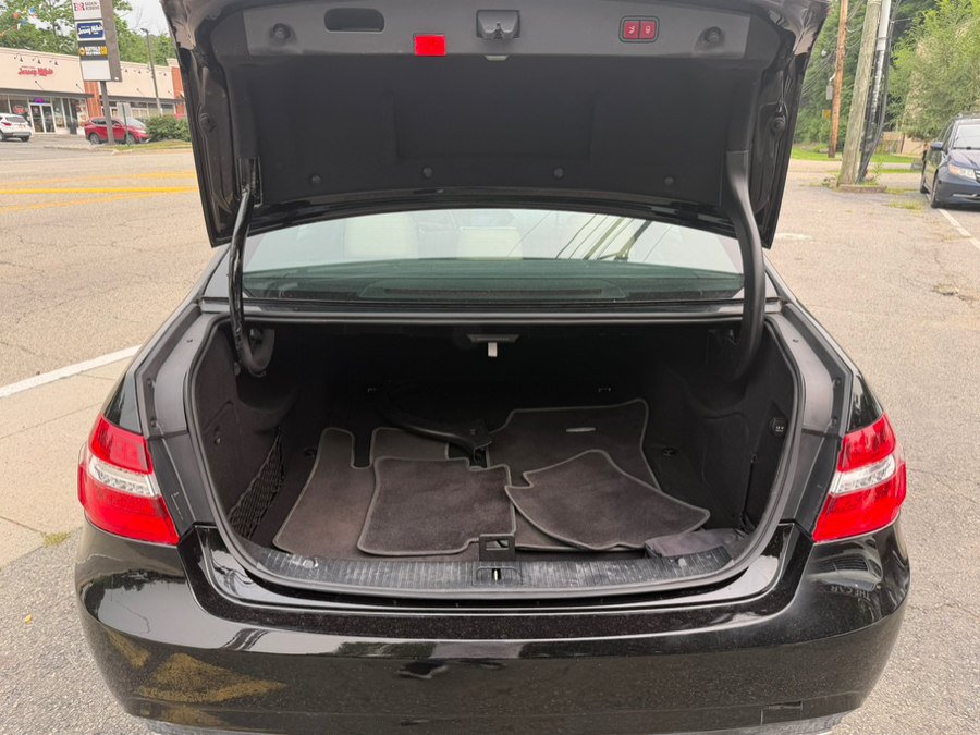 Used 2010 Mercedes-Benz E 350 4MATIC Sedan image 29