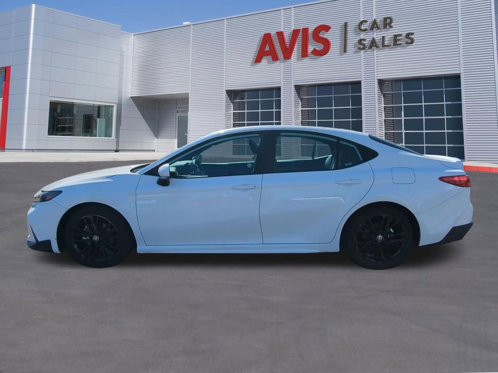 Used 2025 Toyota Camry SE image 10