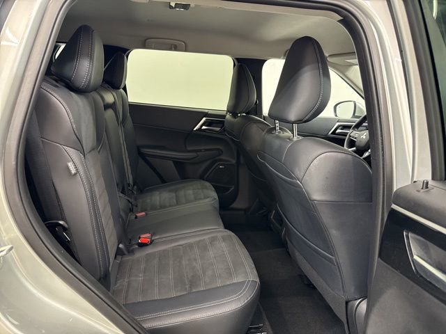 Used 2025 Mitsubishi Outlander SE AWD/4WD image 12
