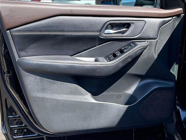 Certified 2023 Nissan Rogue SV w/ SV Premium B Package AWD/4WD image 9