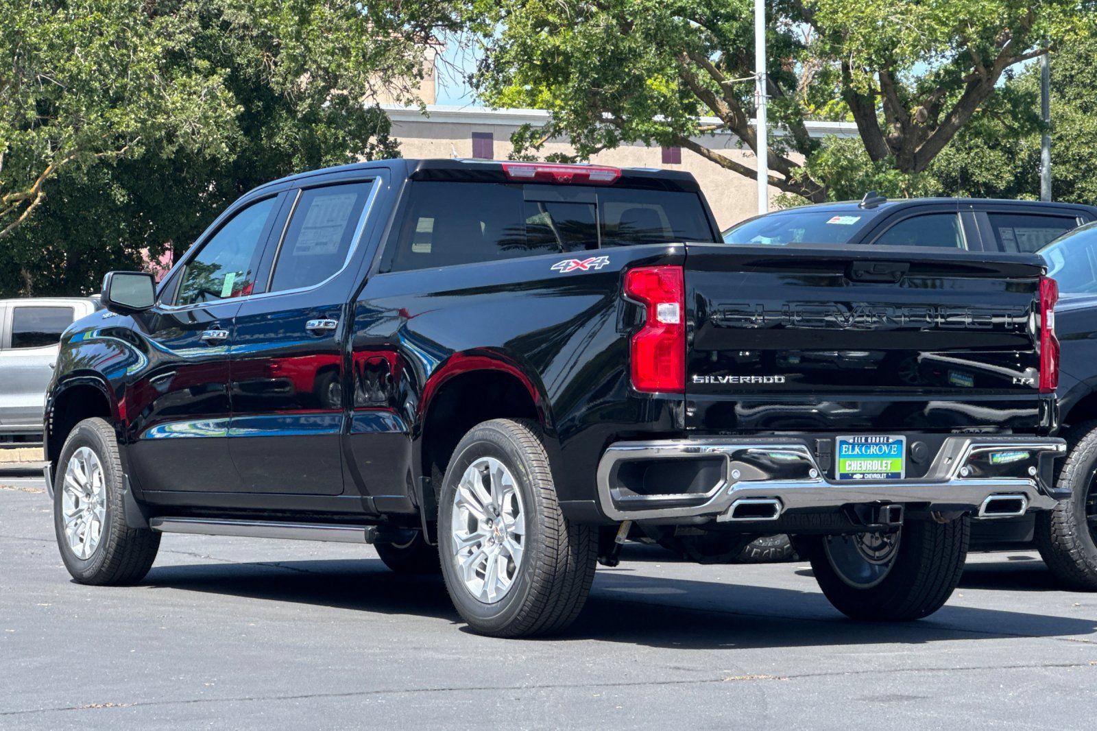 New 2026 Chevrolet Silverado 1500 LTZ w/ LTZ Premium Package AWD/4WD image 5