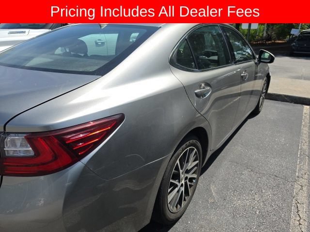 Used 2016 Lexus ES 350 w/ Luxury Package w/Wood Trim FWD image 16