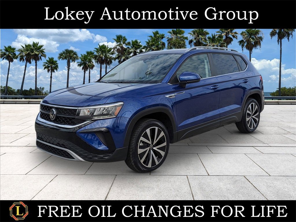 Certified 2023 Volkswagen Taos SE image 1