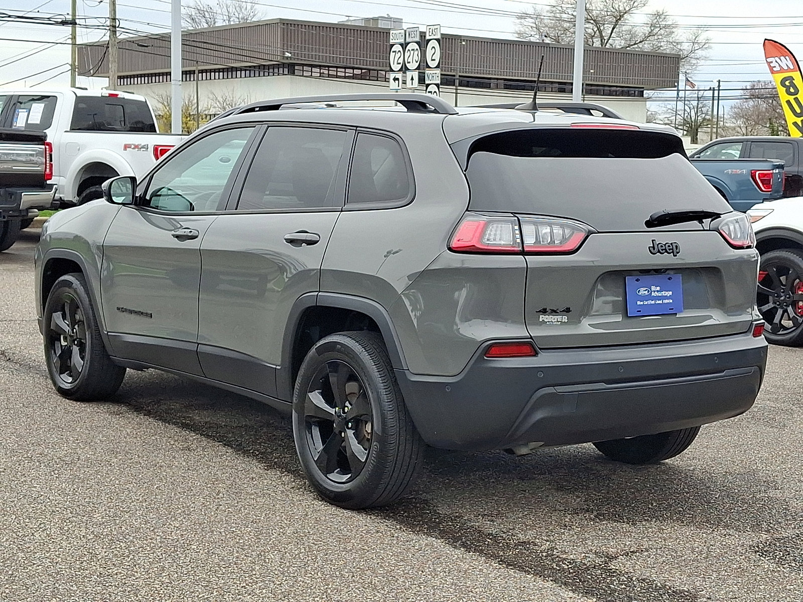 Used 2023 Jeep Cherokee Altitude Lux w/ Lux Elite Package image 6