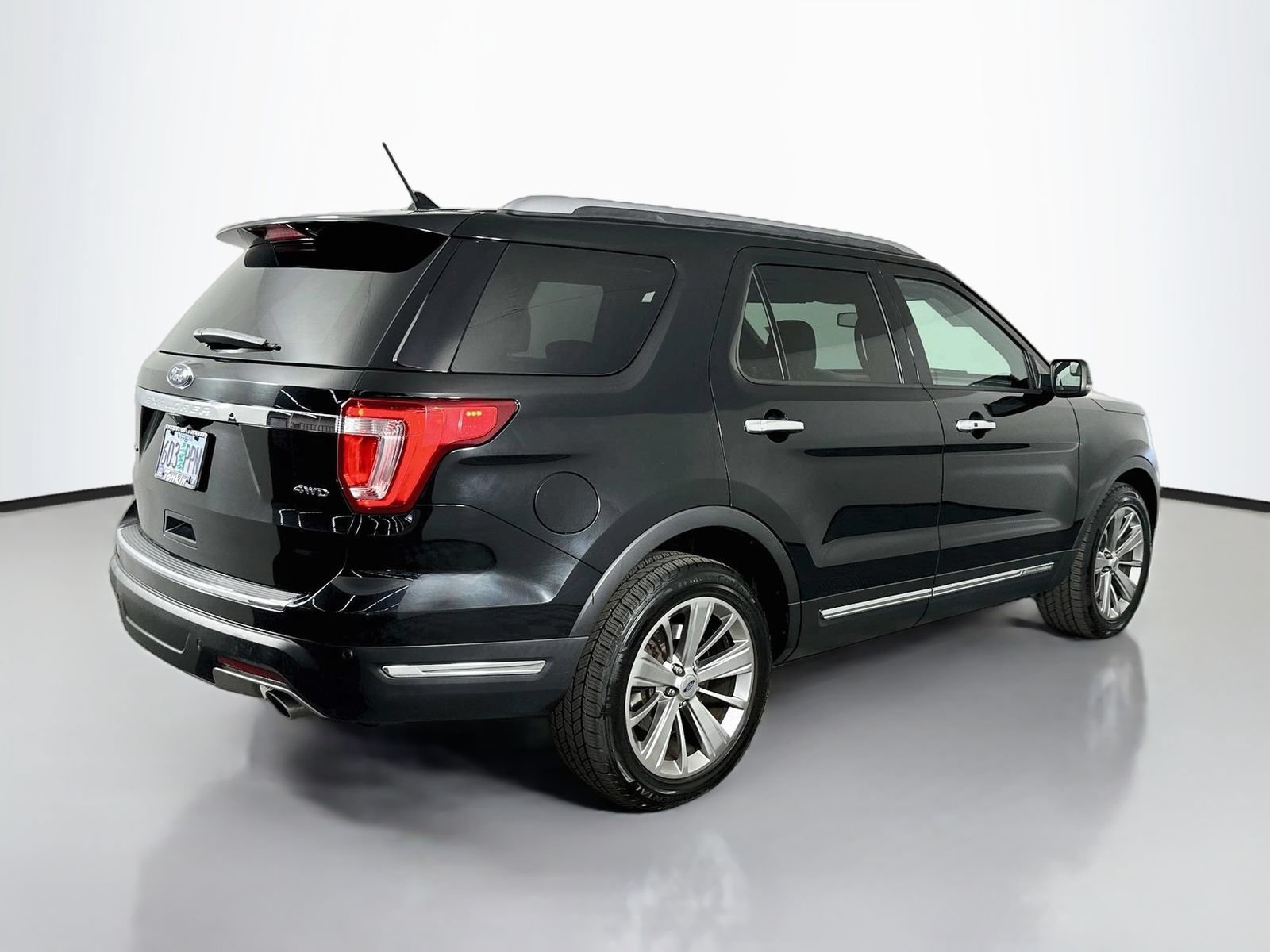 Used 2018 Ford Explorer Limited AWD/4WD image 8