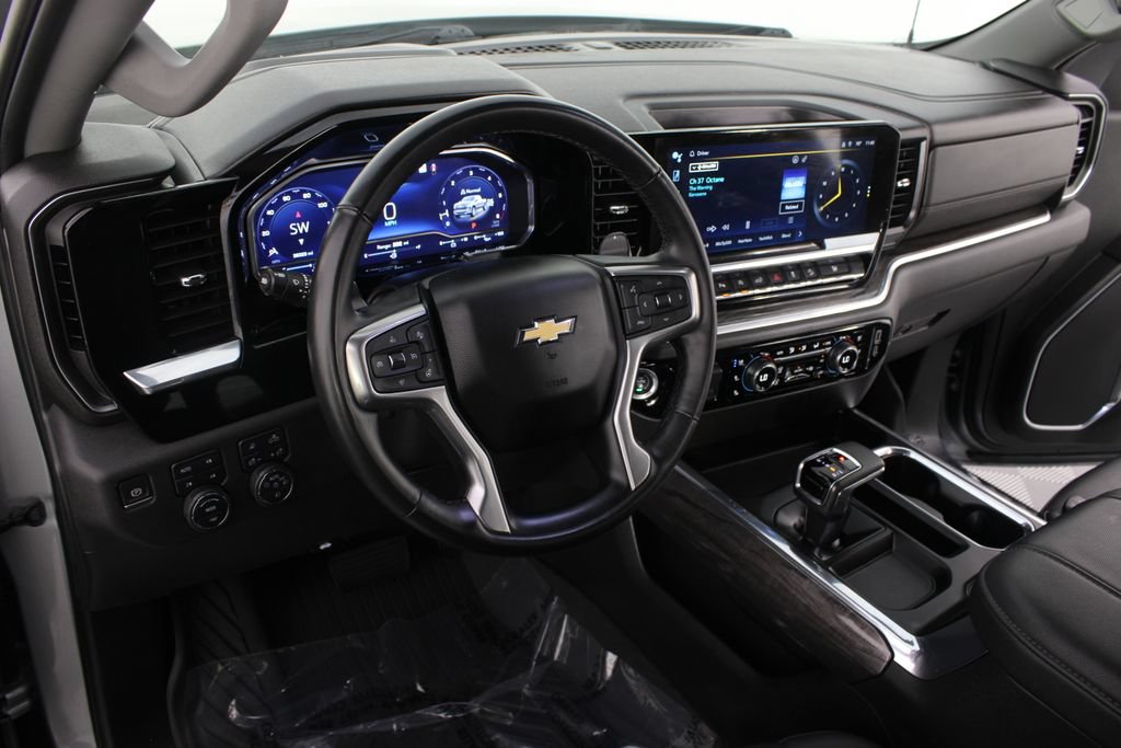 Used 2023 Chevrolet Silverado 1500 LTZ AWD/4WD image 9