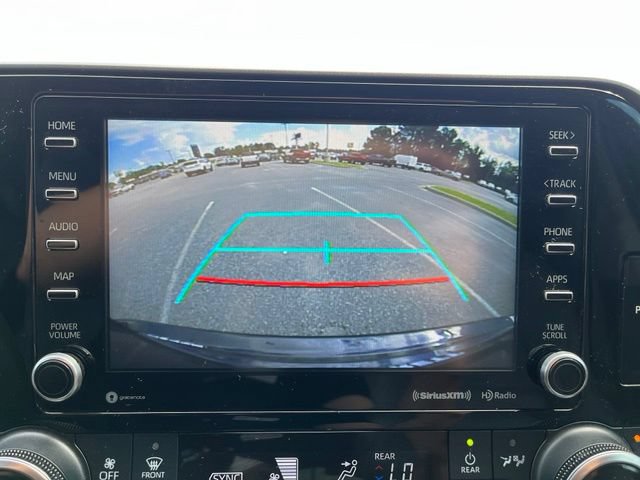 Used 2021 Toyota Highlander XLE FWD image 14