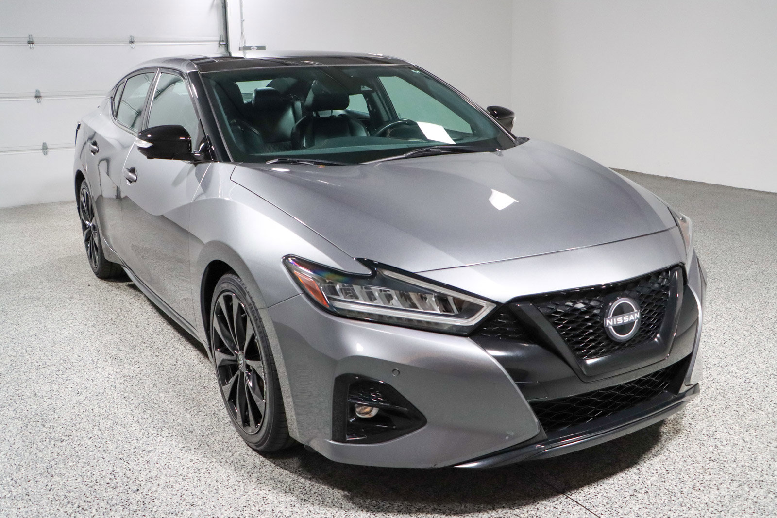 Used 2023 Nissan Maxima SR w/ Sport Mat Group FWD image 5