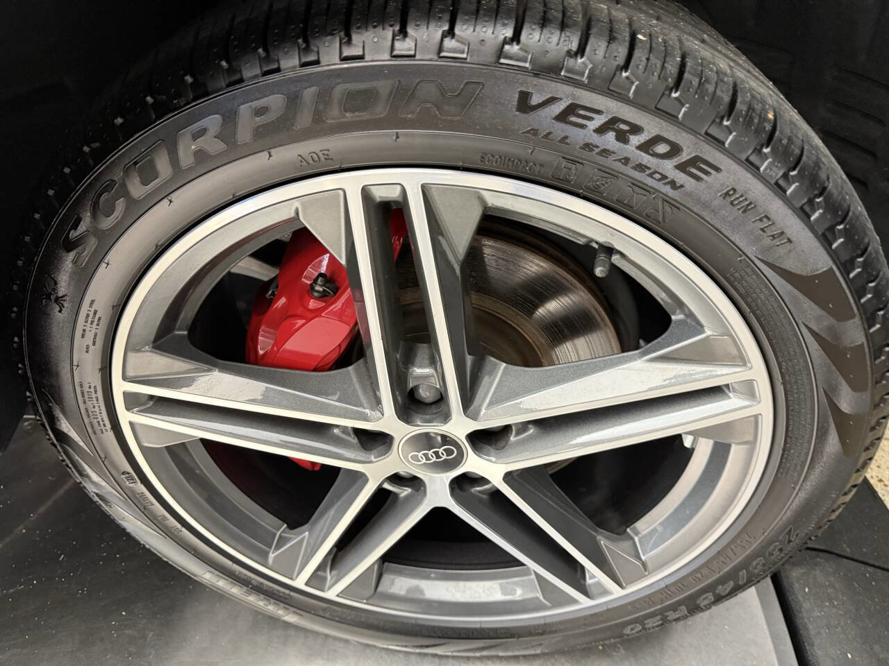 Used 2024 Audi Q5 e Prestige w/ Prestige Package image 34