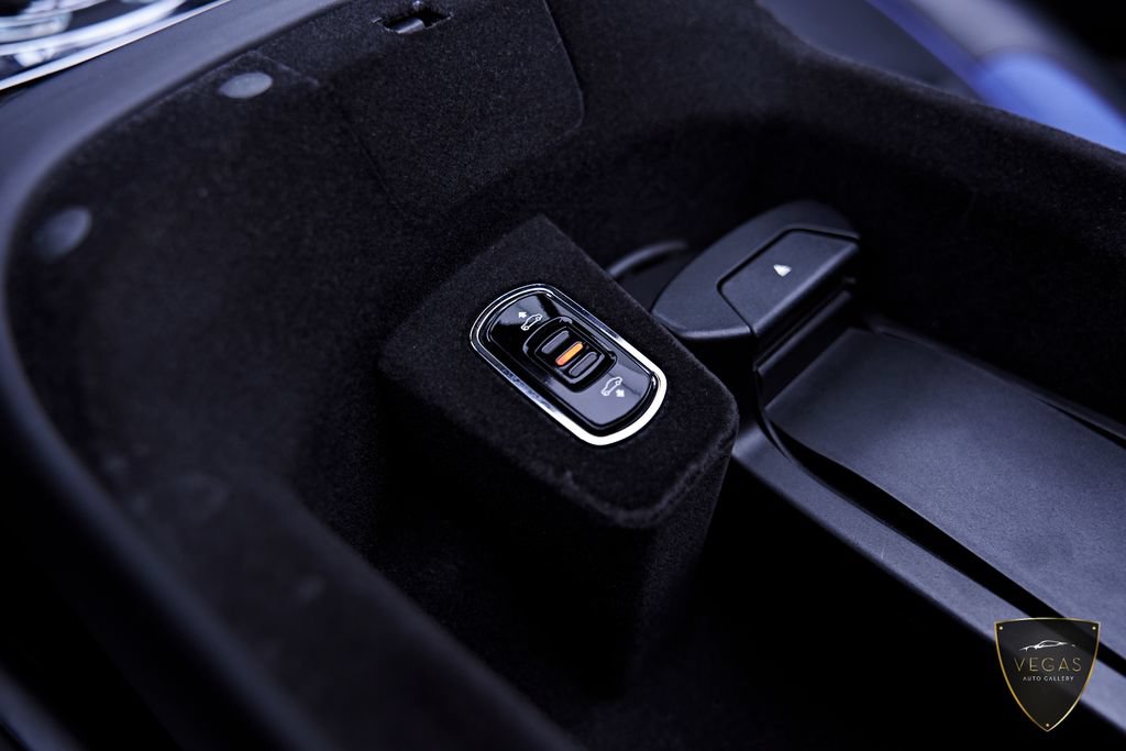 Used 2019 Rolls-Royce Dawn RWD image 81