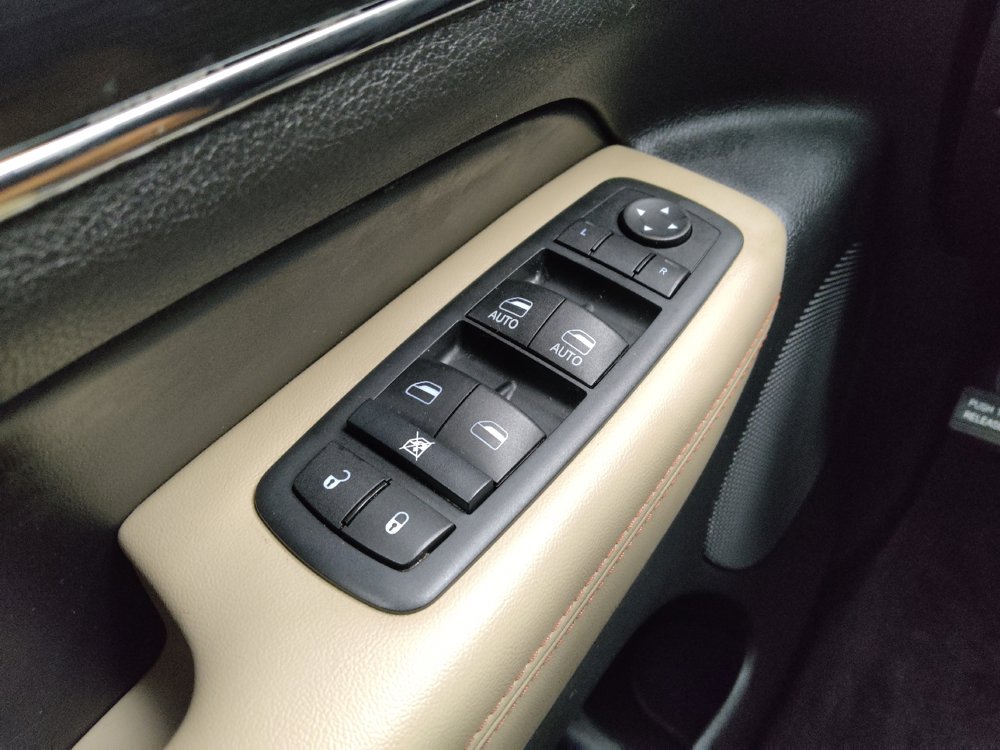 Used 2017 Jeep Grand Cherokee Limited 75th Anniversary AWD/4WD image 27