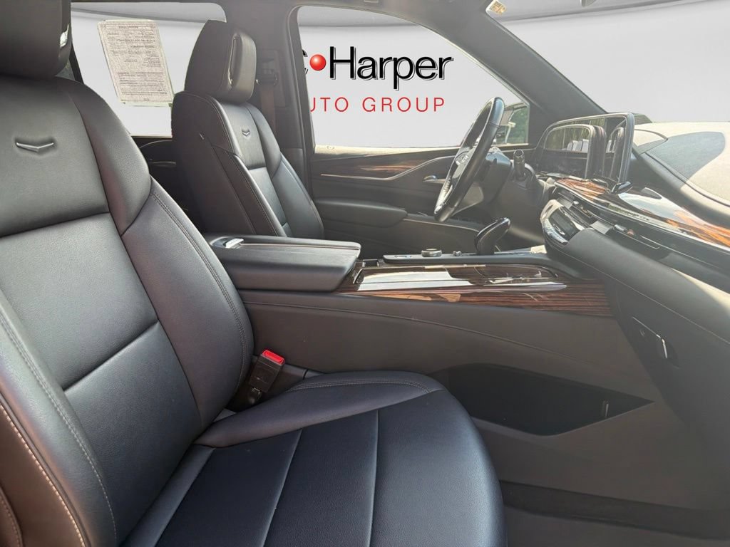 Used 2022 Cadillac Escalade Luxury AWD/4WD image 23